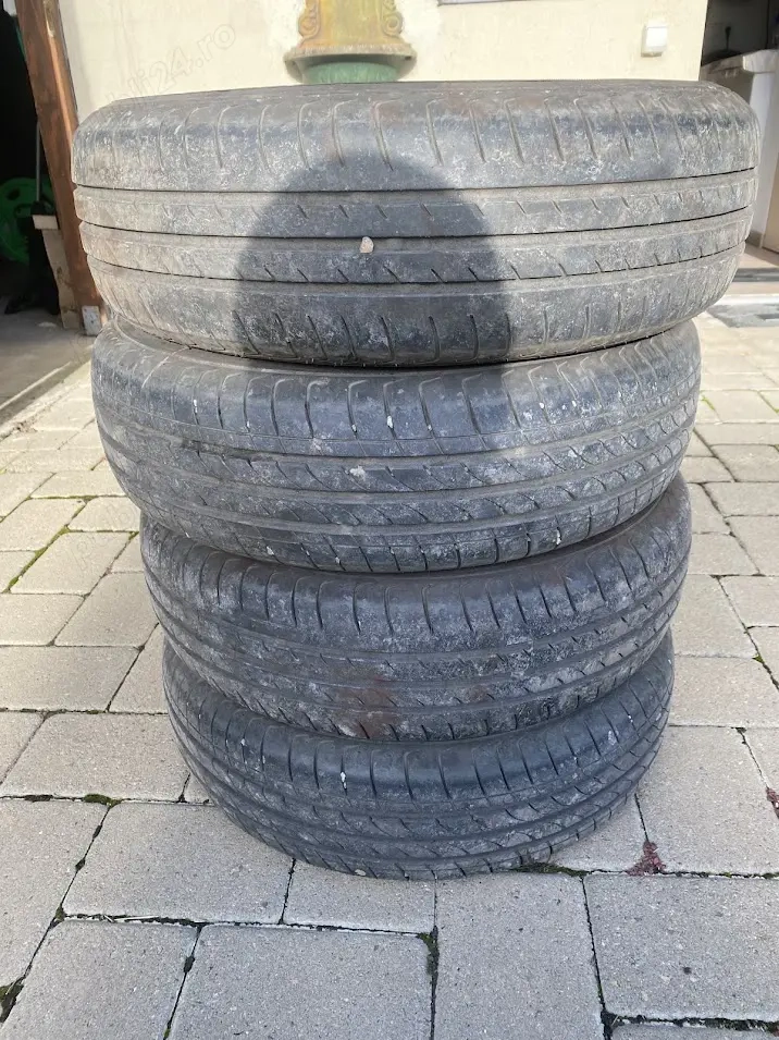 Vand 4 anvelope 165/70 R14
