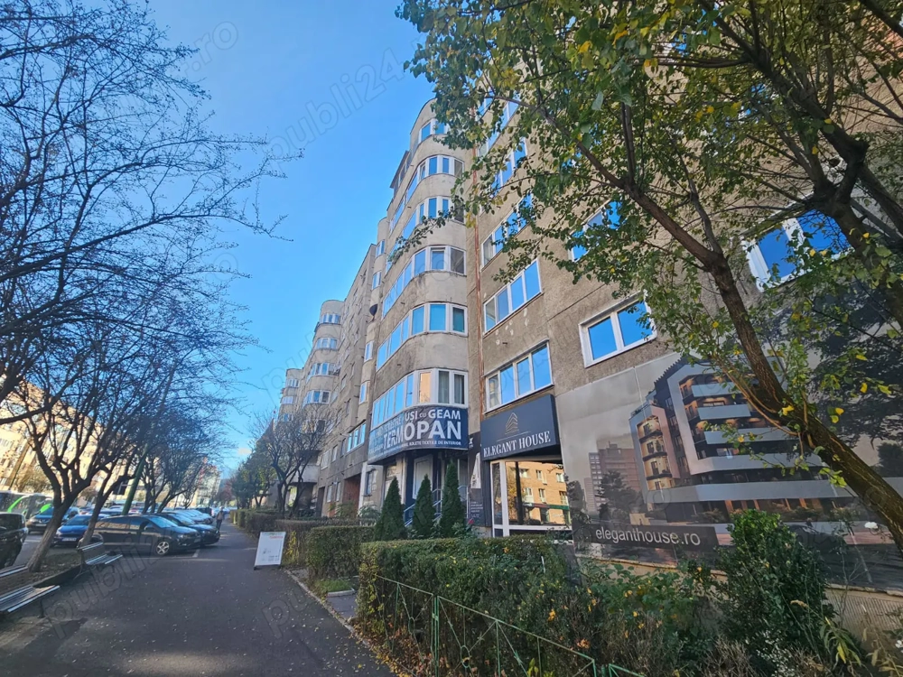 Apartament 2 camere, renovat total, pe str. Toamnei, in Centrul Civic