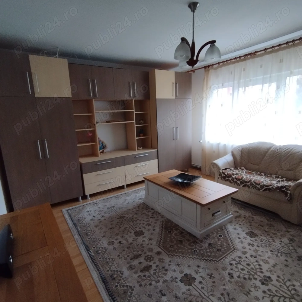 Închiriez apartament 4 camere, Calea Mănăștur 