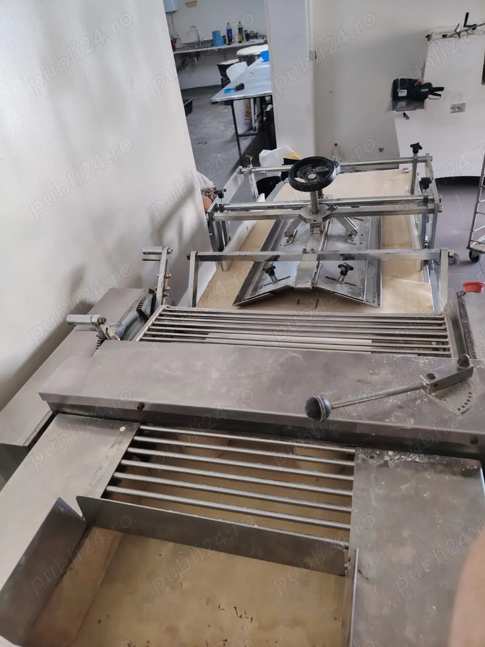 Vând mașină de format franzela