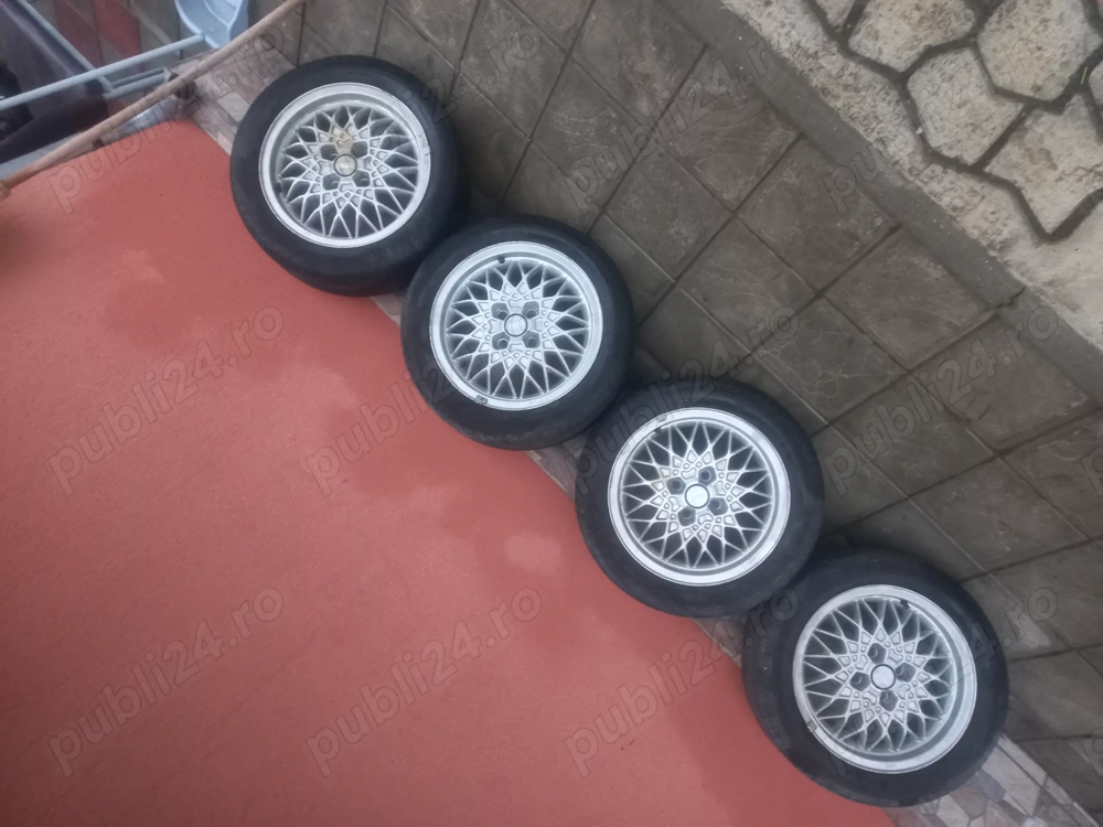 Vand jante in stare bună 