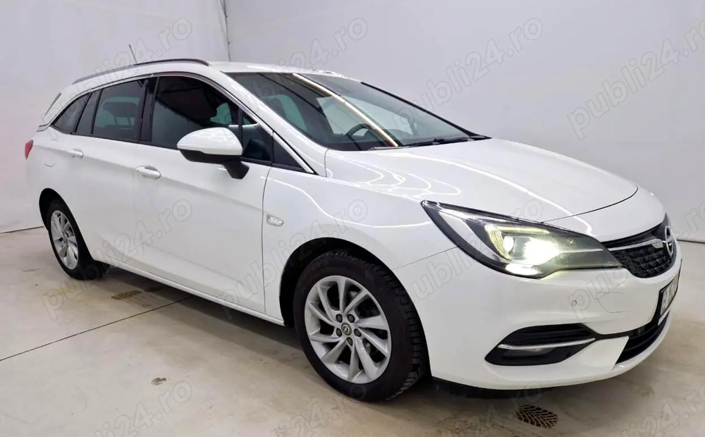 Astra K Elegance 1.5 CDTi 122cp. TVA deductibil. Unic proprietar.