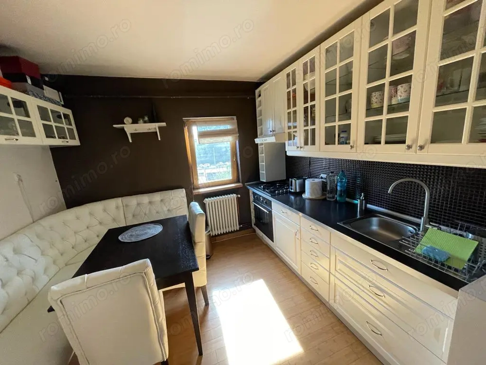 Apartament cu 3 camere in zona Torontalului Cetatii