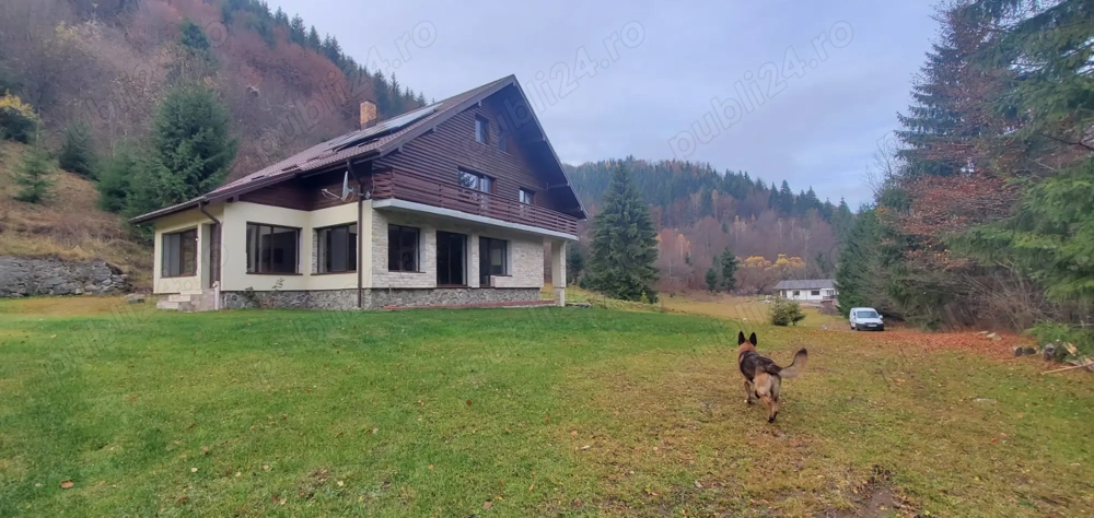 Casa de vacanta 3 niveluri P+E+M Colibita