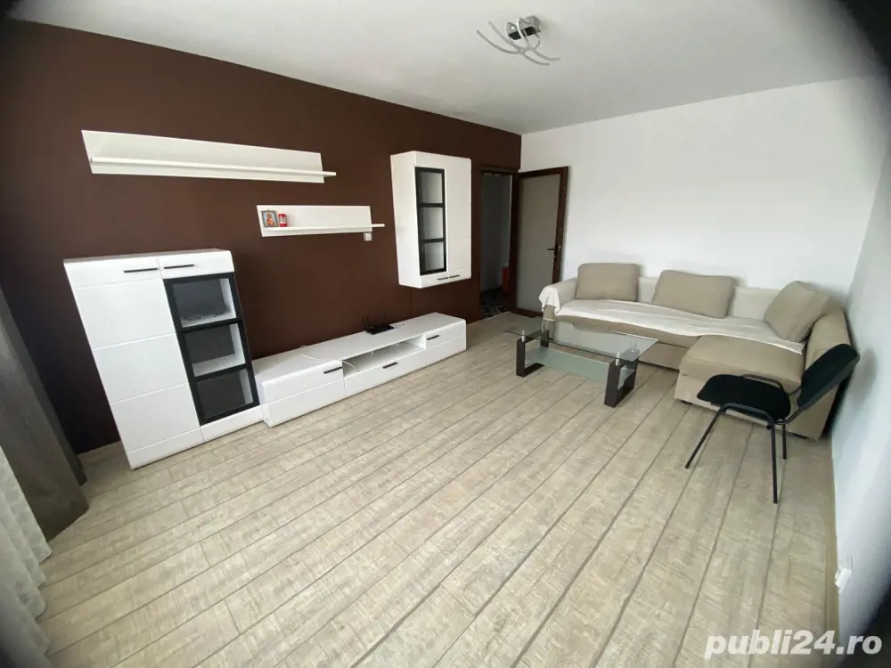Vand apartament 3 camere