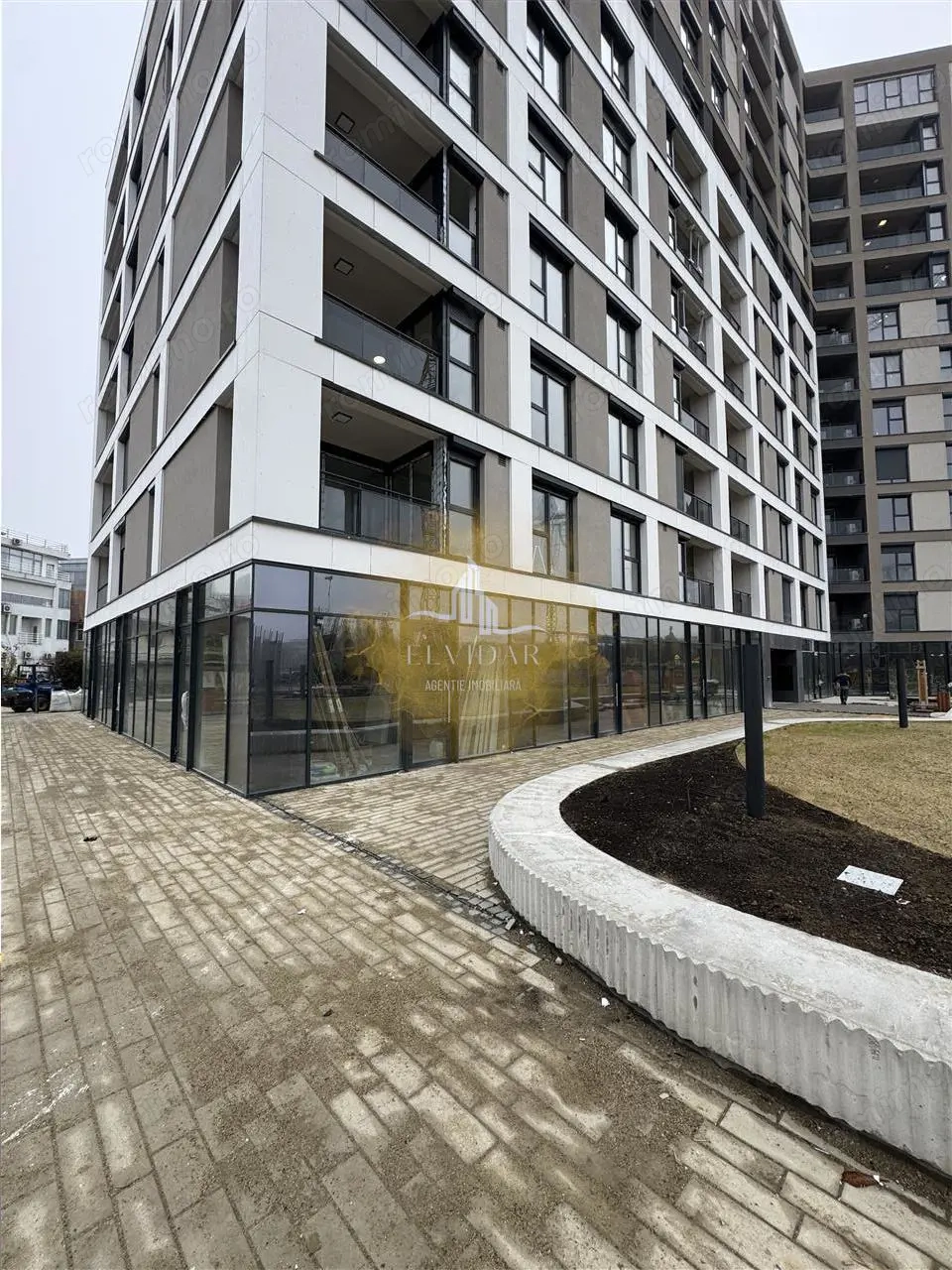 Spatiu comercial - Circumvalatiunii - Prima inchiriere