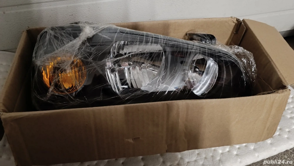 Far stânga Hyundai Elantra 03