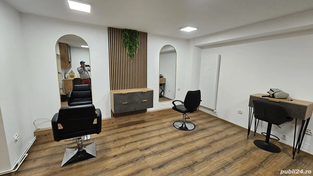 Închiriez posturi de coafor si un post make-up