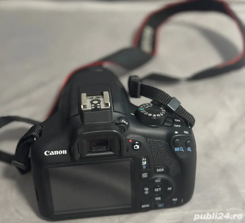 Vând aparat foto Canon 1300D