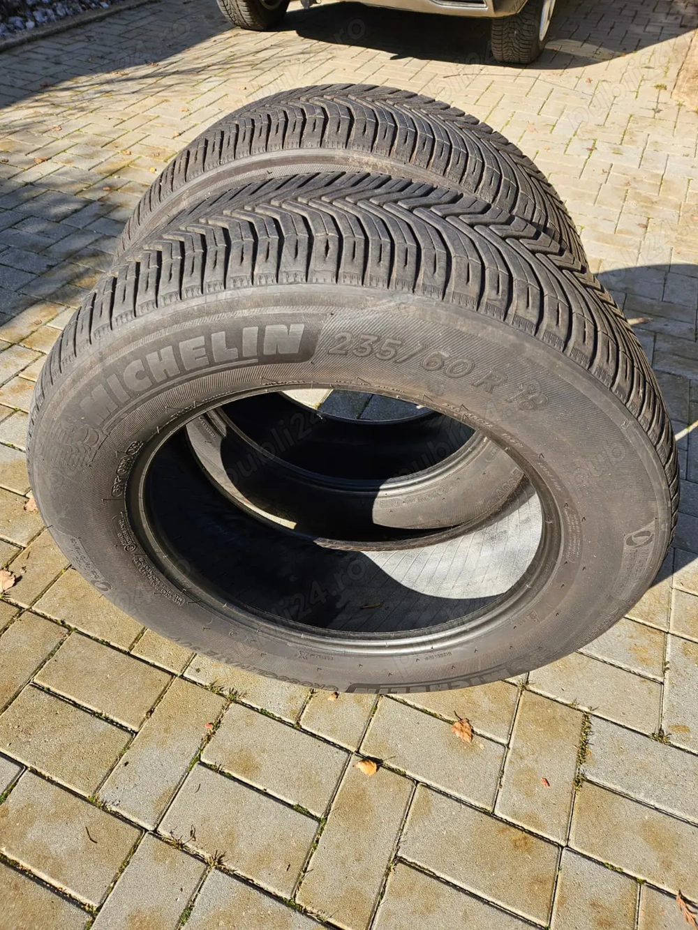 235/60/18 Michelin all season