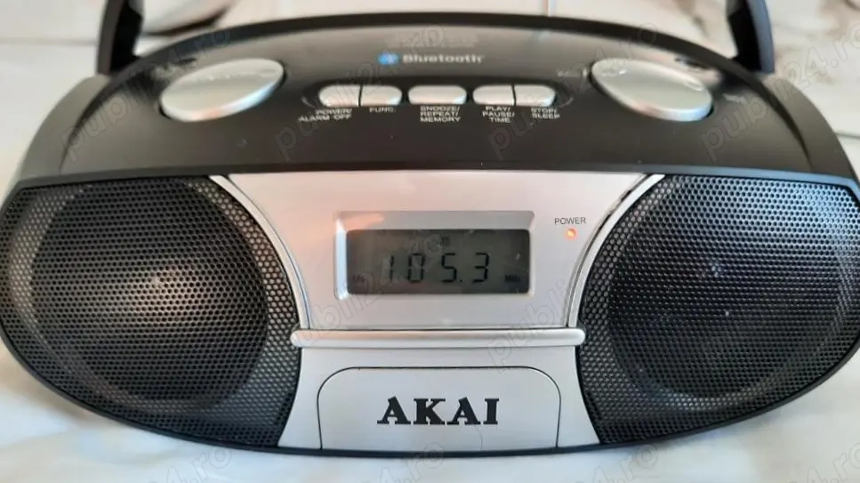 AKAI radio stereo cu USB in cutie