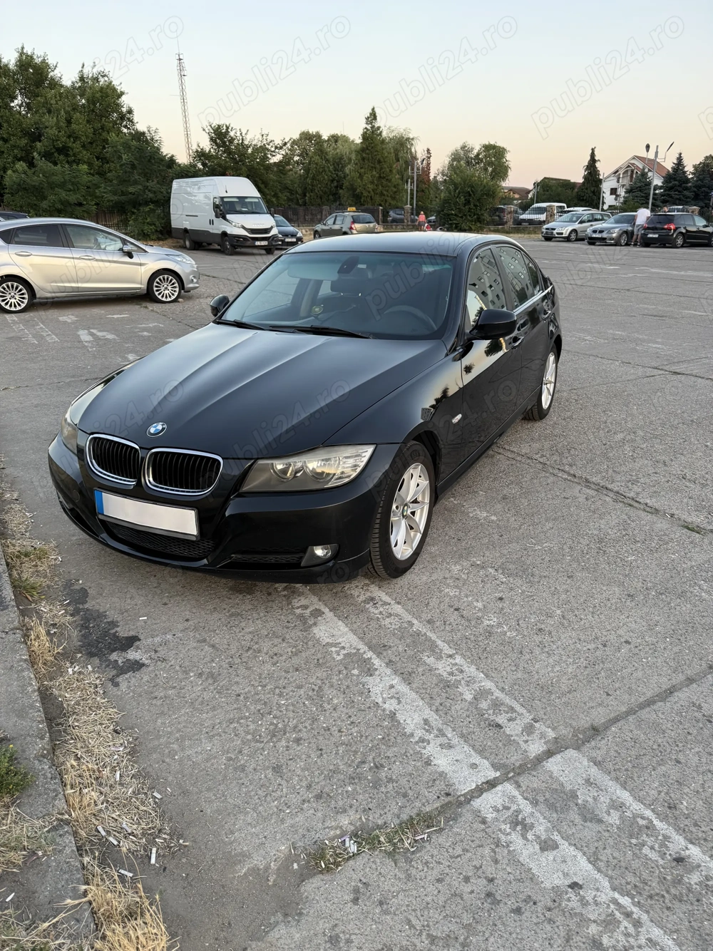 BMW E90 Facelift  318D 2010