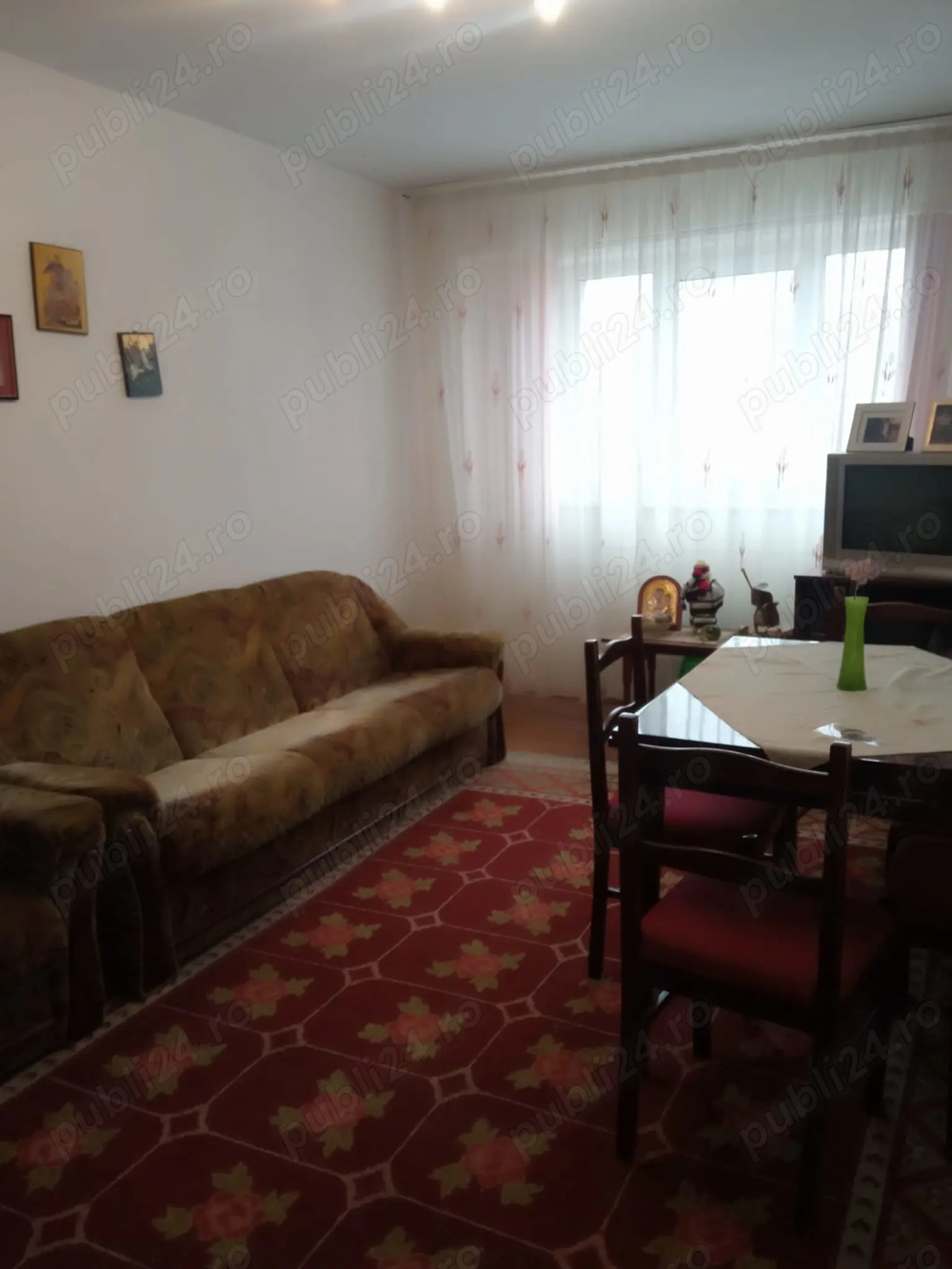 3 decomandate,Mazepa