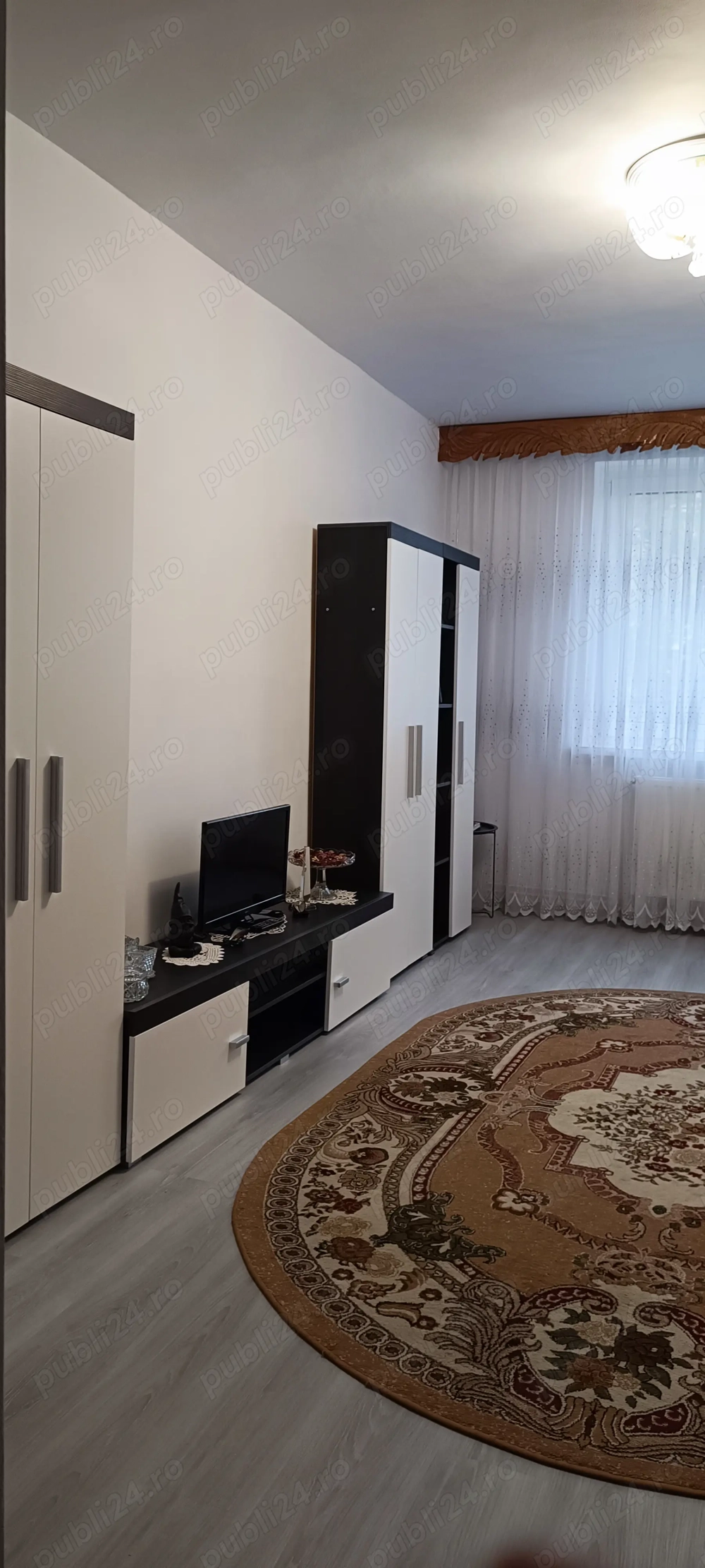 Proprietar închiriez apartament 3 camere
