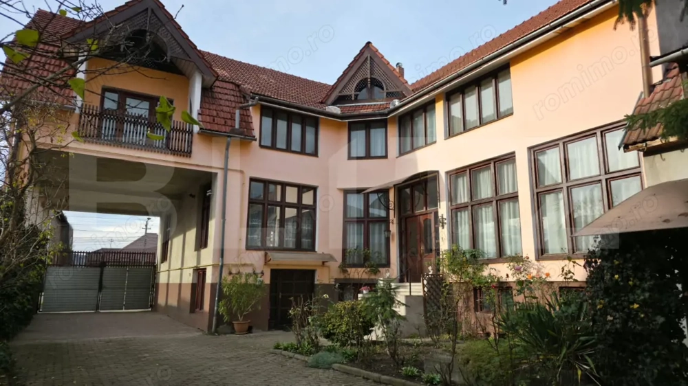 Proprietate generoasă, 10 camere, 750 mp, zona Unirea