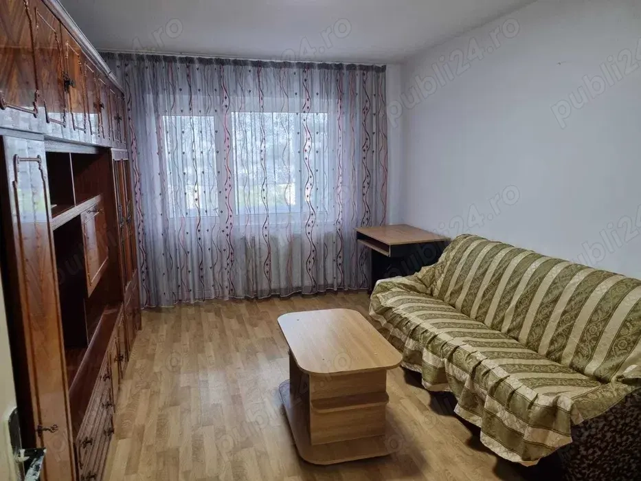 Proprietar, vând apartament Trivale