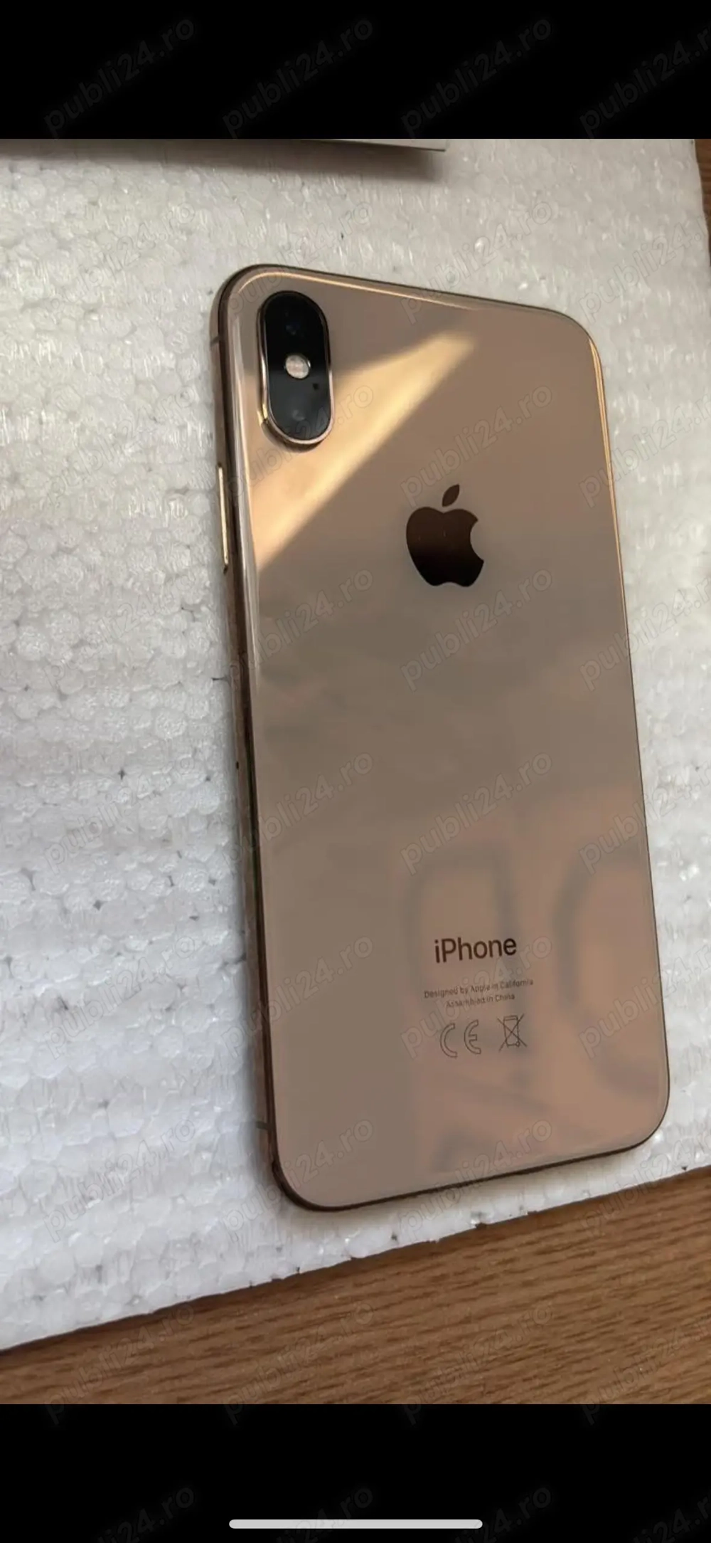 Vand Iphone Xs, spartura pe folie nu pe ecran