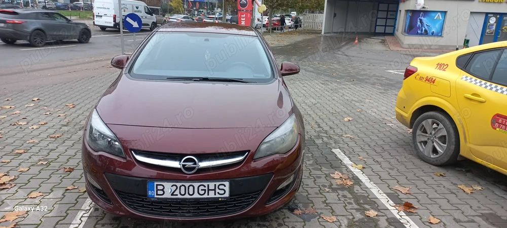 Vând Opel Astra j 2018