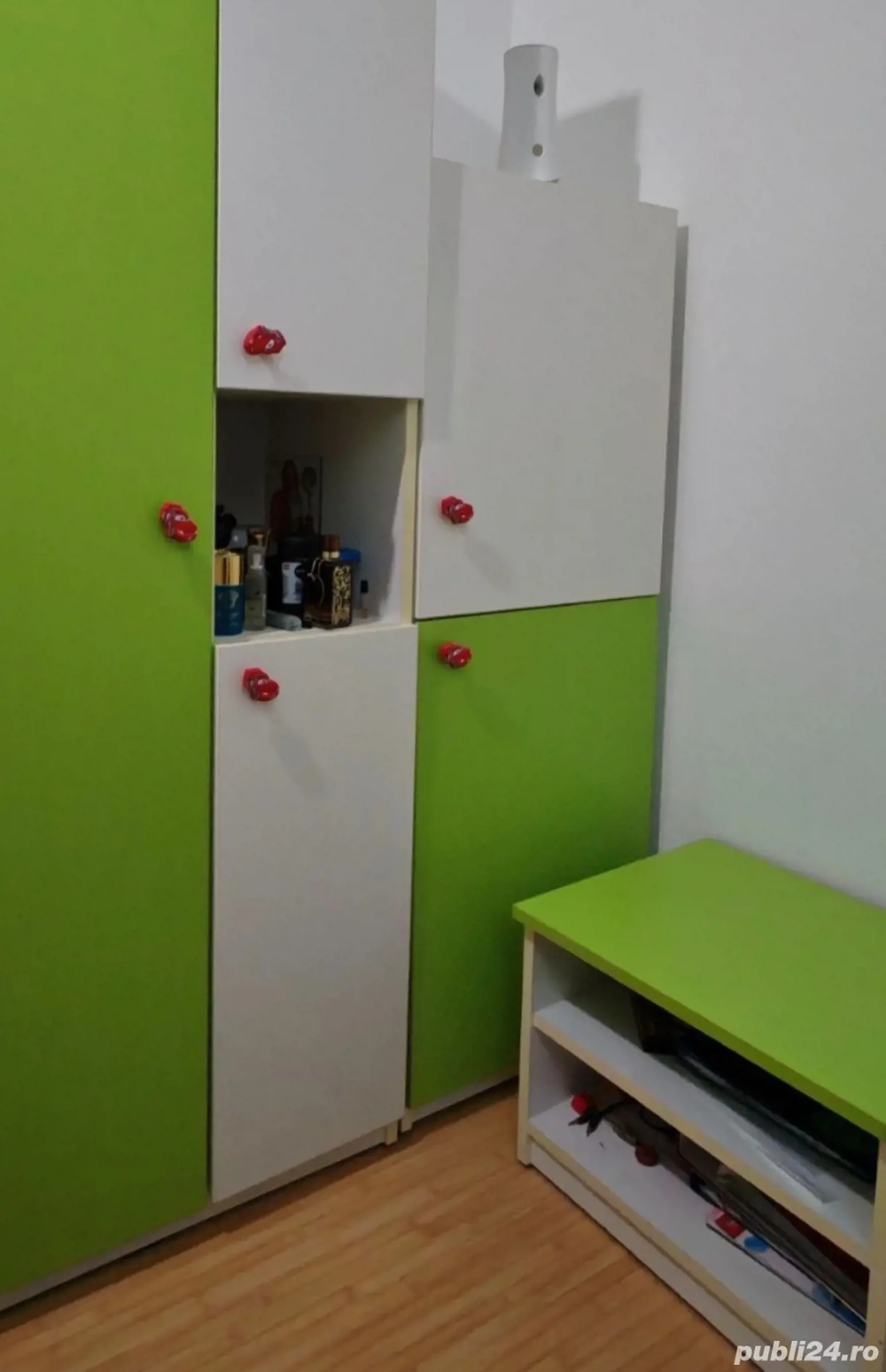 3 piese mobila 