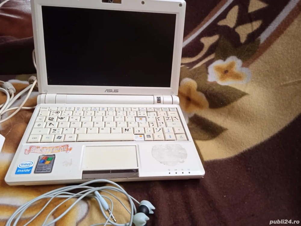  vand laptop asus  cu incarcator  si casti