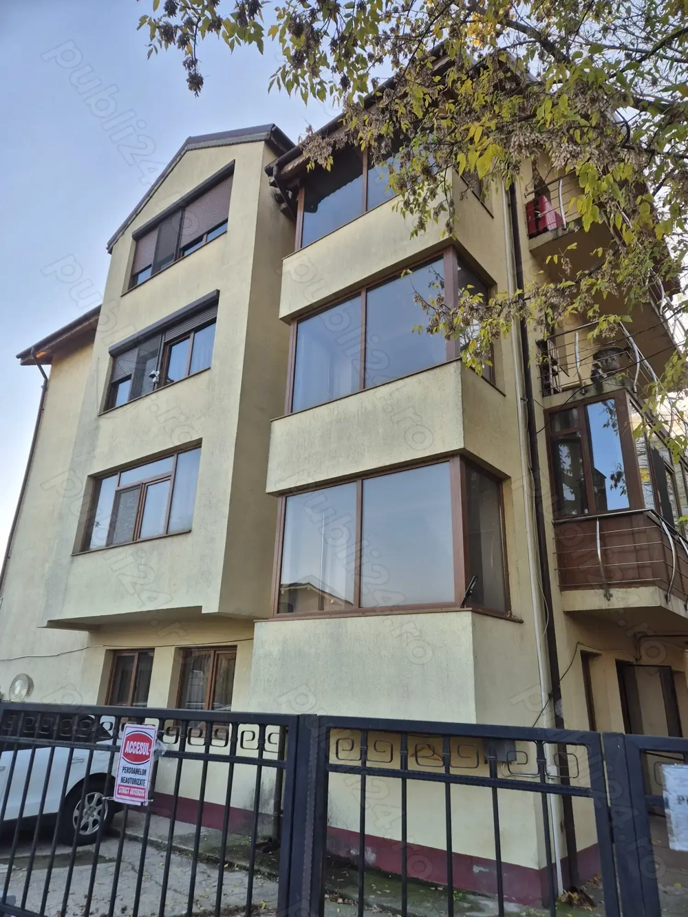 Inchiriere apartament PREMIUM complet utilat & mobilat , loc de parcare inclus  