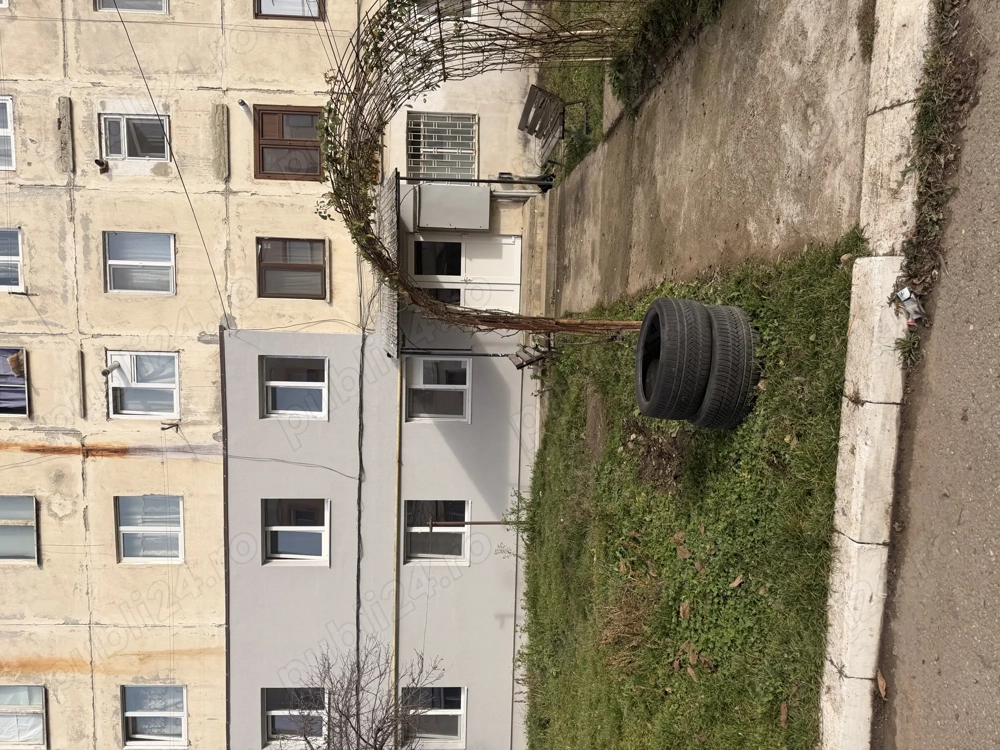 Se vinde apartament cu 2 camere  Savinesti 