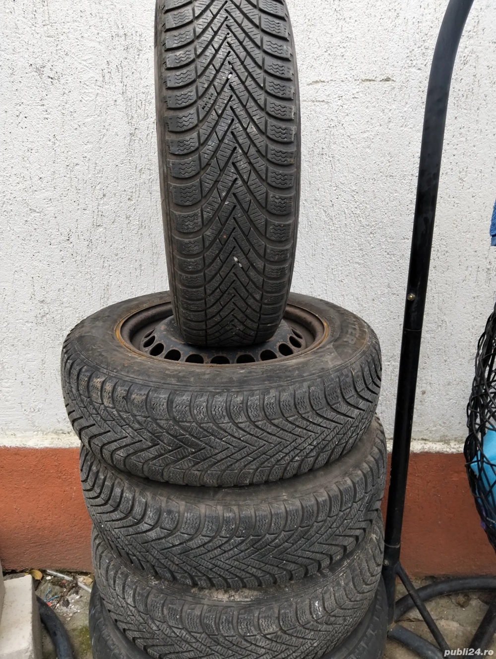 vând anvelope de iarna jante de tabla wv Skoda 