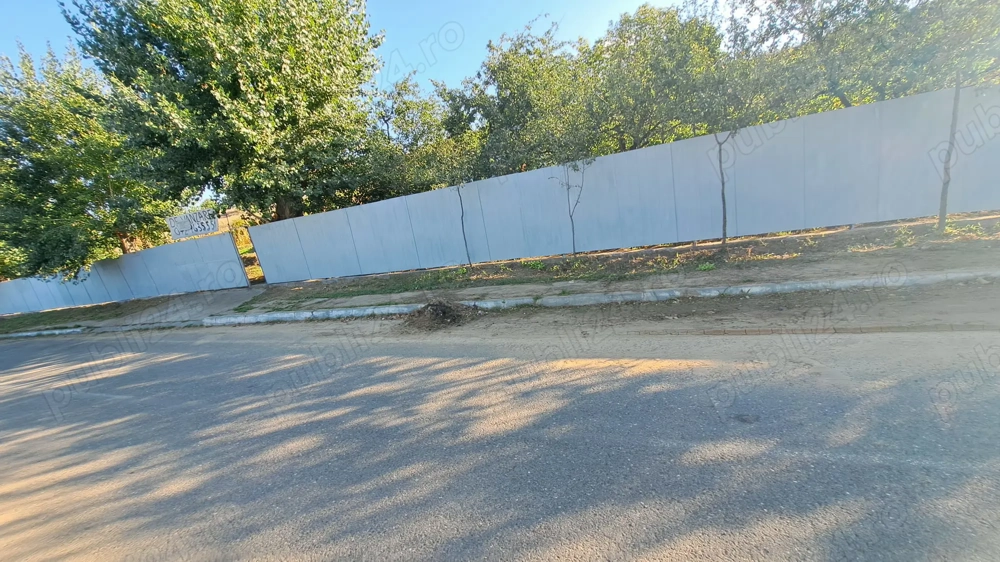 Galati  Beresti - De vanzare 1 hectar plantatie de vita de vie si casa cu utilitati