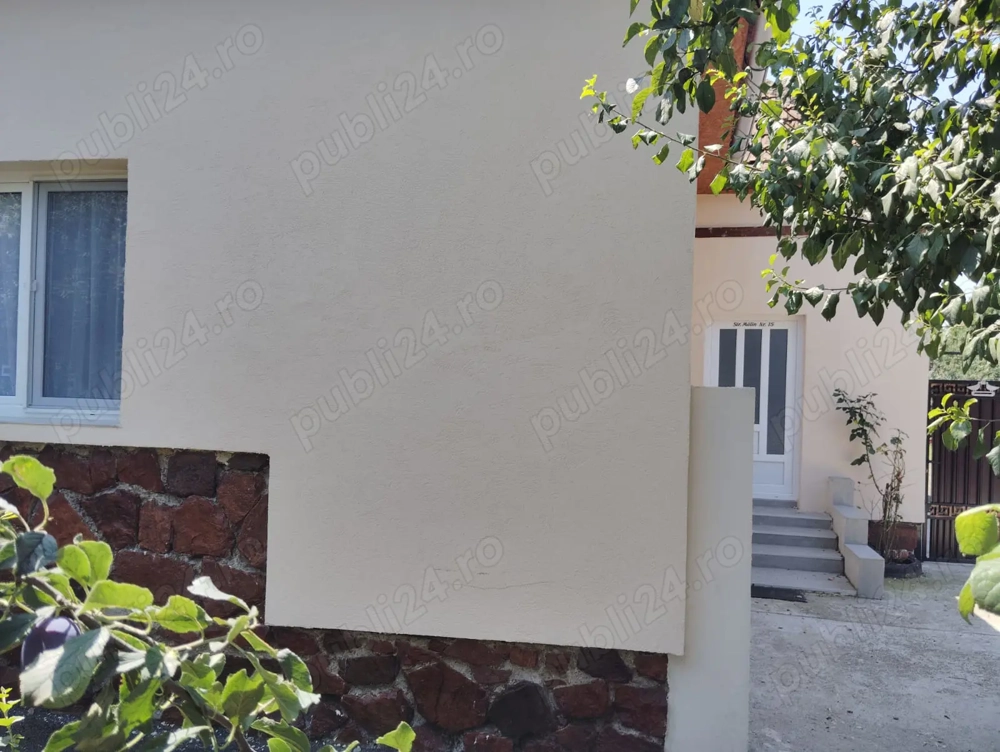 Ocazie!!! Casa selecta singur in curte 3 cam si doua terase cu teren 700 mp in Arad