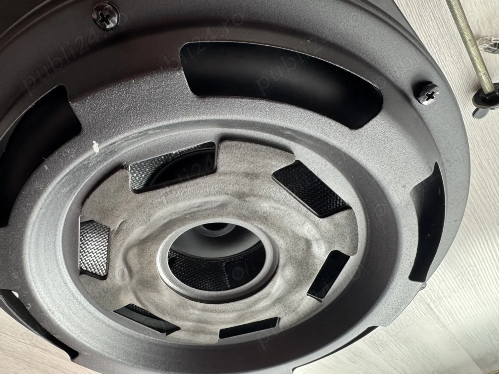 Subwoofer auto roata rezerva JBL Basspro Hub