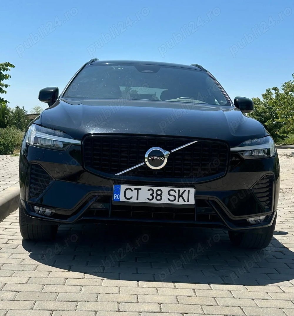 Volvo XC60 2022, R Design, Black Edition