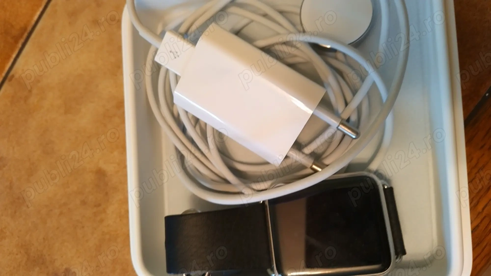 Vând smartwatch de la Apple 