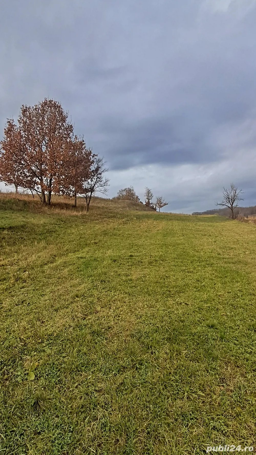 Vând teren intravilan 3400 mp  
