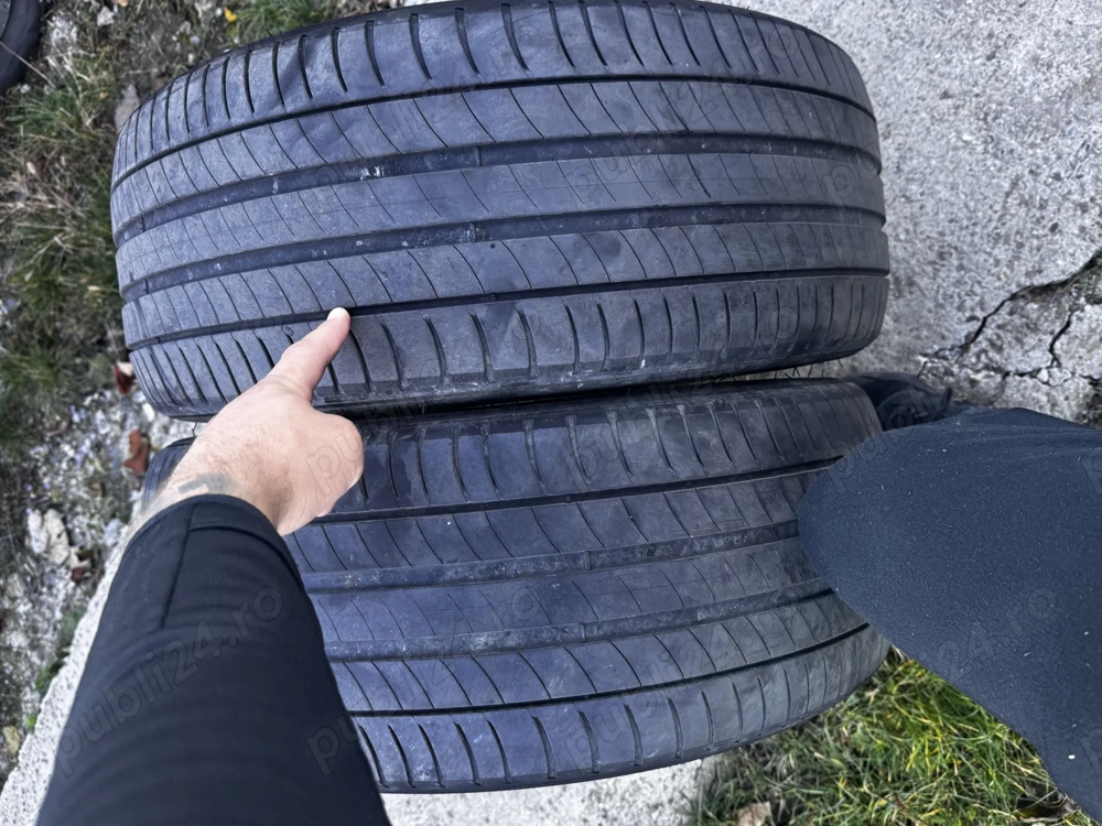 Vând două cauciucuri vară!!