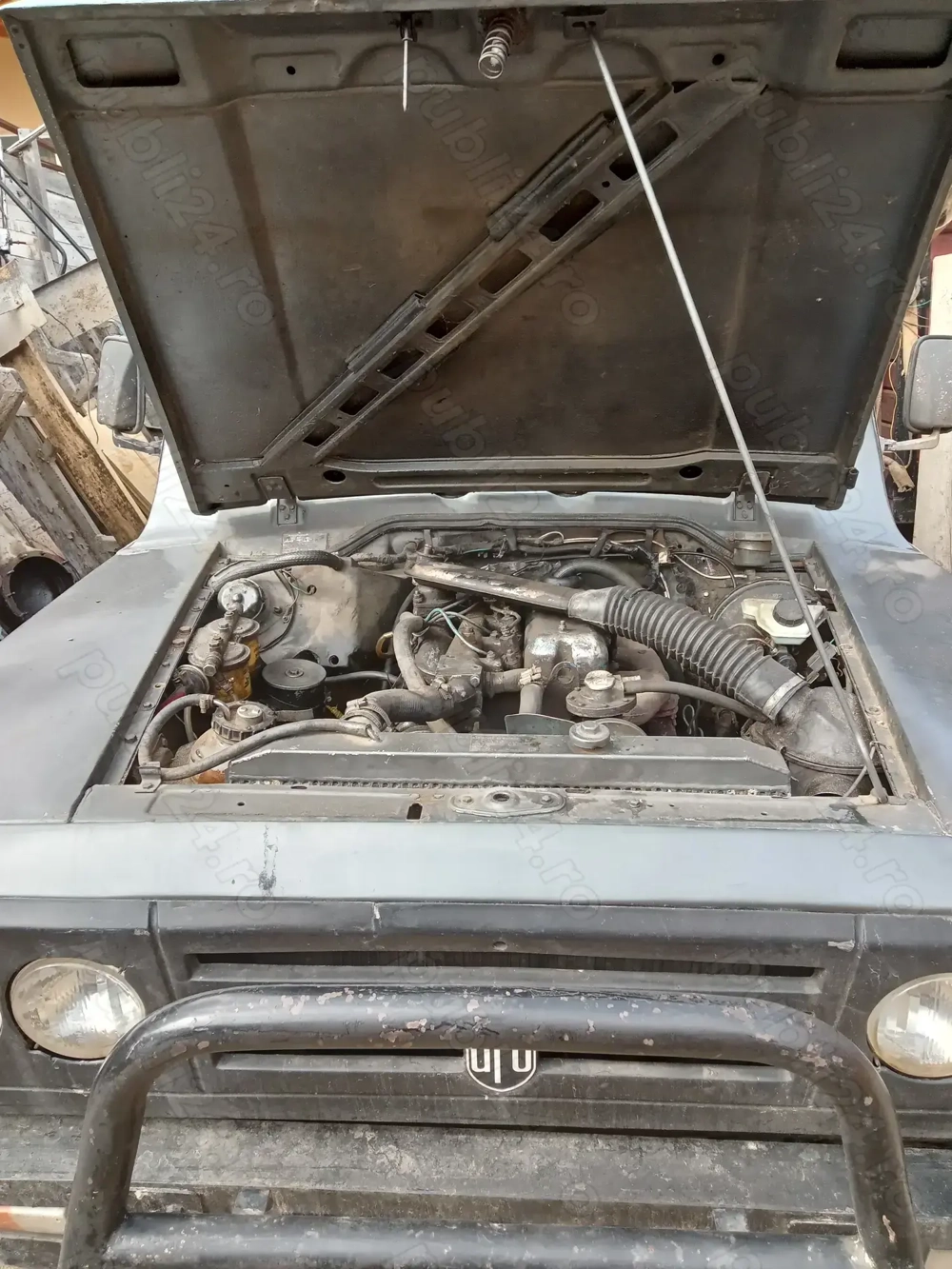 Vând aro 320 camionetă 