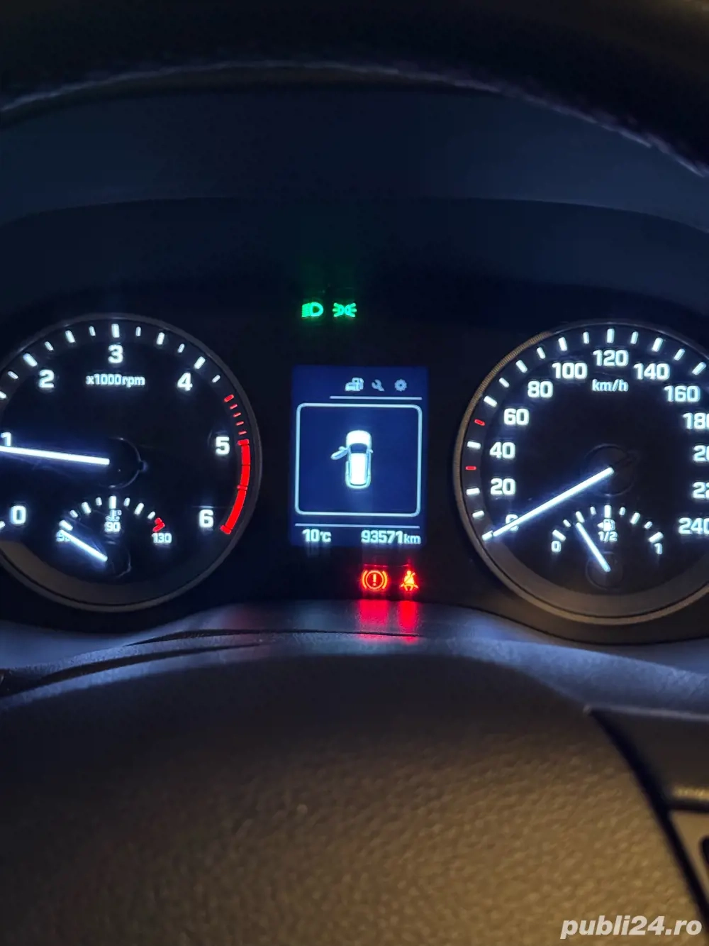 Hyundai tucson cumparat de nou . 94.000km cutie manuala .tractiune fata 