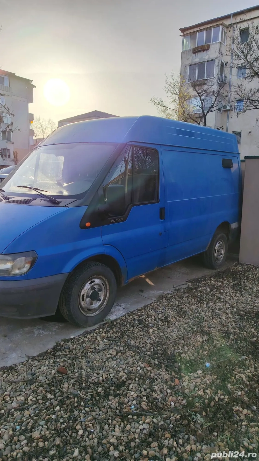 Vand  sau schimb ford tranzit 2006 motor 2.0 