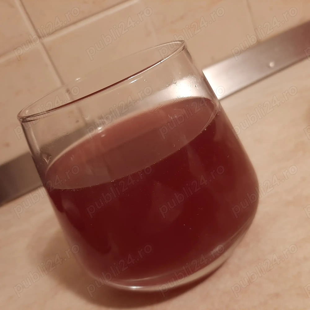 Vin roze natural din struguri nohan alb, ananas, hamburg