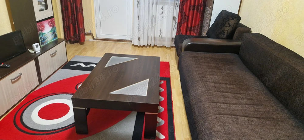 Închiriez garsoniera