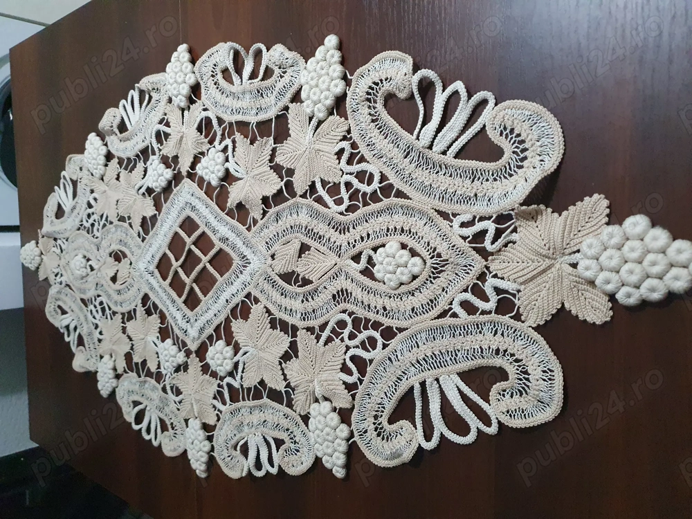 Vinzare fete de masa macrame lucrate manual