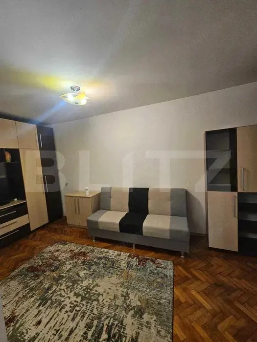 Apartament la casa, 3 camere semidecomandat, 60 mp, P-ta Abator