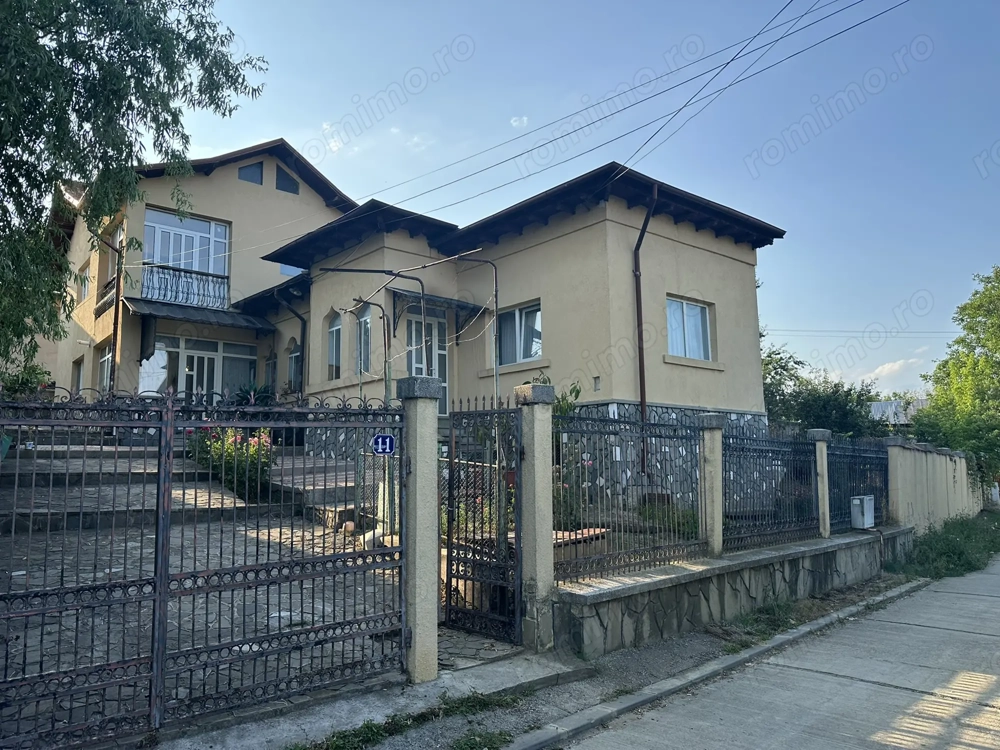 Casă spațioasă P+E 261 mp + 700 mp teren   Băicoi, direct proprietar!!