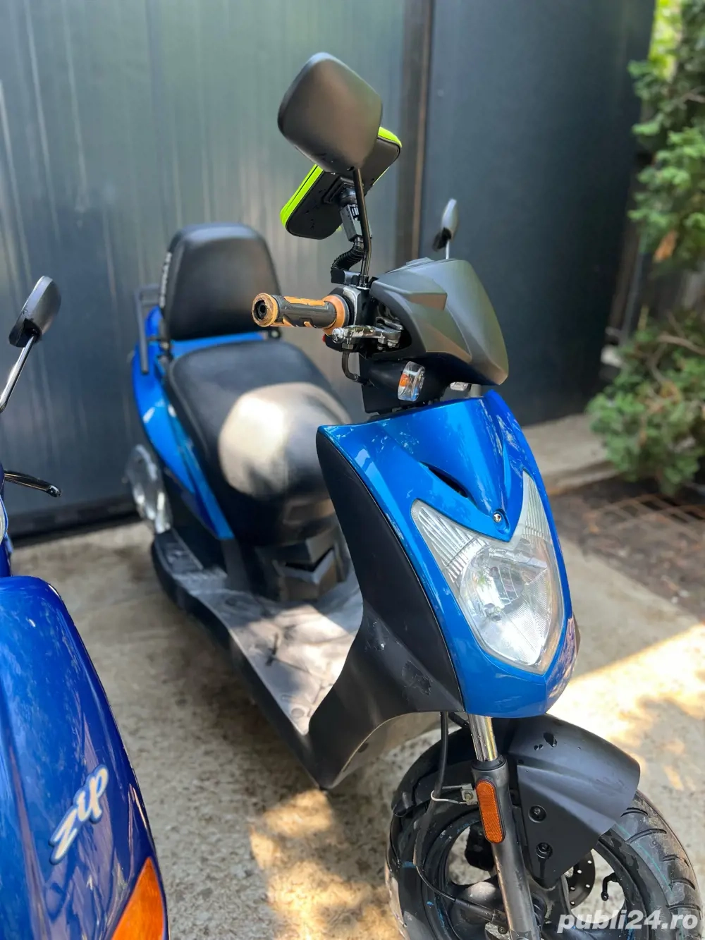 inchiriez scuter 50cc