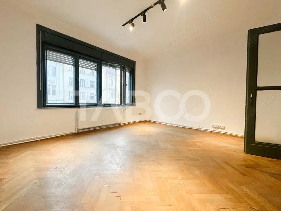 De vanzare apartament 4 camere 120 mp Ultracentral in Cluj-Napoca