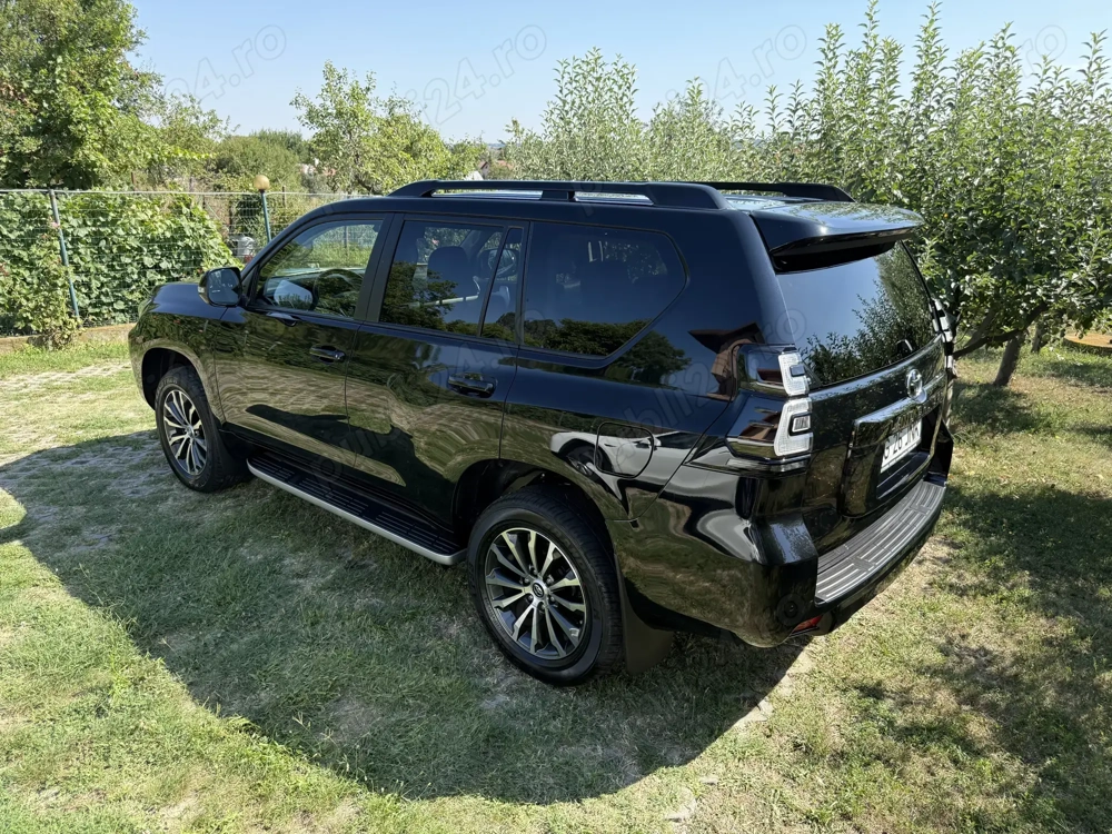 Toyota Land Cruiser Luxury AVS Black Edition