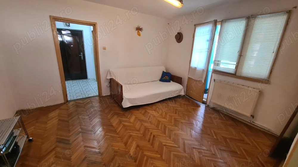Apartament cu 2 camere de vânzare în Curtea de Argeș.