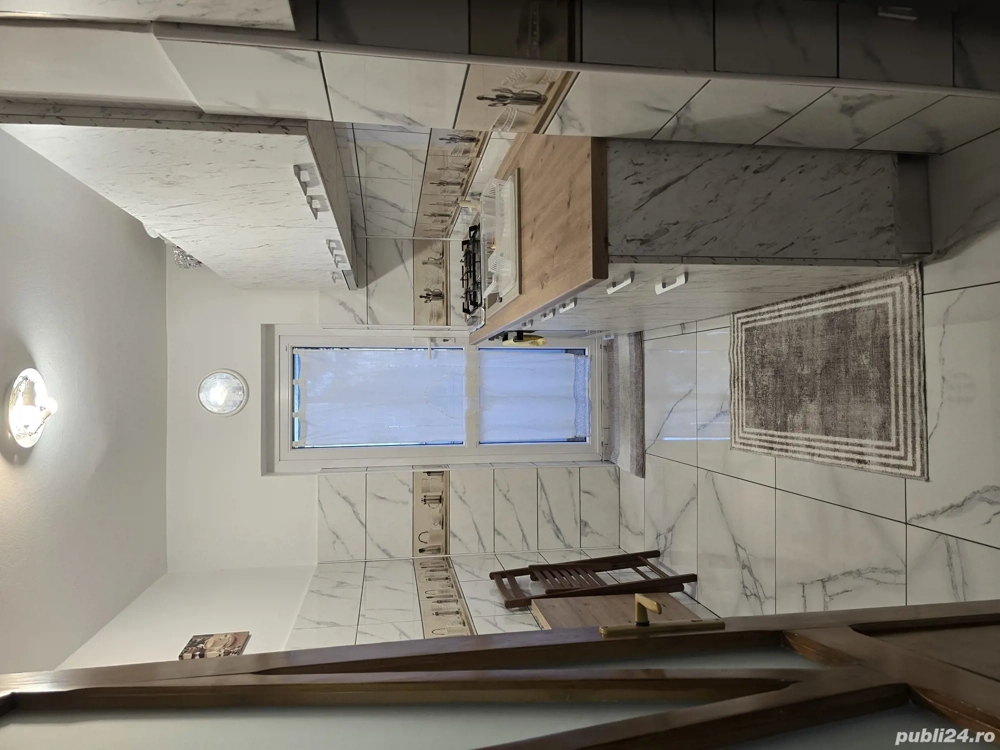 Primesc fată in gazda in ap cu 3 camere