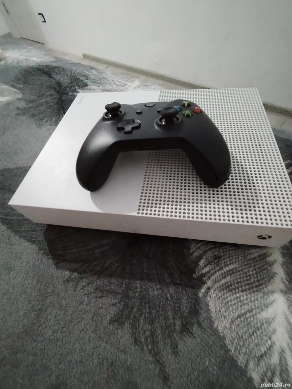 vând Xbox one s