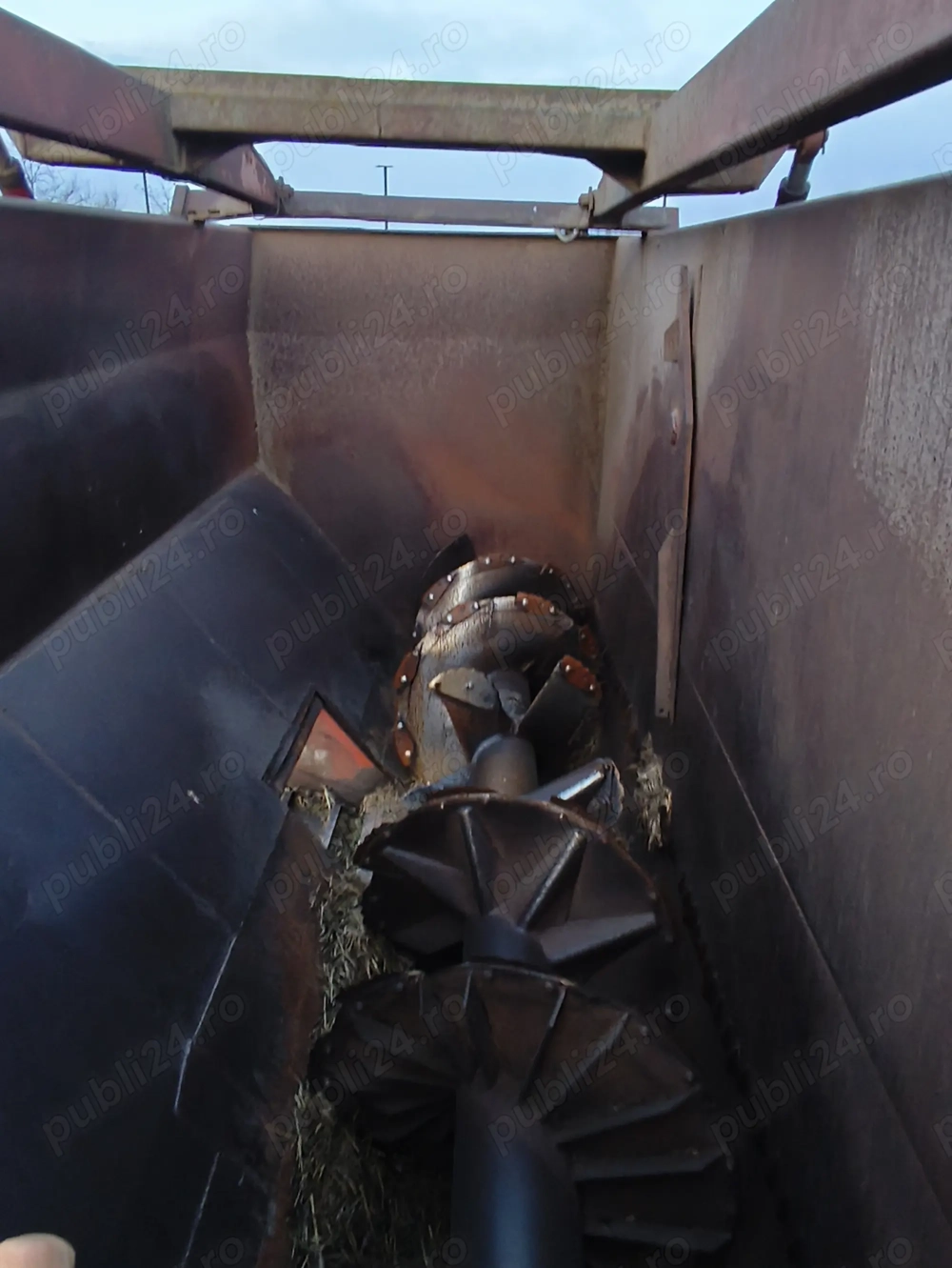 Vând remorca tehnologica 