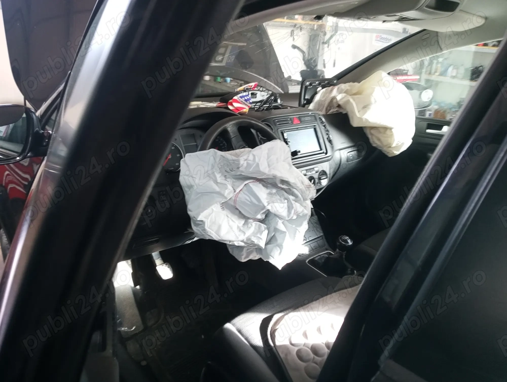 Se dezmembrează golf 5 plus2006 1.9 tdi  